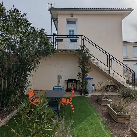 Family Cocoon By The Sea Апартаменты *